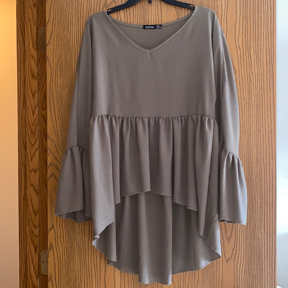 Boohoo Army Green High Low Smocked Top, US 6